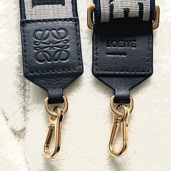 Loewe Anagram Bag Strap in Jacquard and Calfskin in Navy/Black - Picture 8 of 10